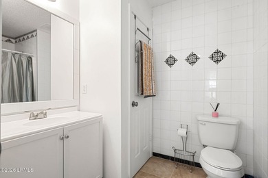 Fabulous features set this Brookshire model apart! This end-unit - photo 21
