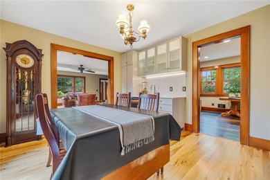 Craftsman charm meets today's modern updates! This beautifully - photo 22