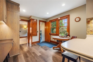 Craftsman charm meets today's modern updates! This beautifully - photo 24