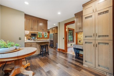Craftsman charm meets today's modern updates! This beautifully - photo 25