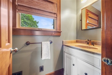 Craftsman charm meets today's modern updates! This beautifully - photo 34
