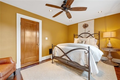 Craftsman charm meets today's modern updates! This beautifully - photo 37