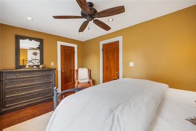 Craftsman charm meets today's modern updates! This beautifully - photo 38