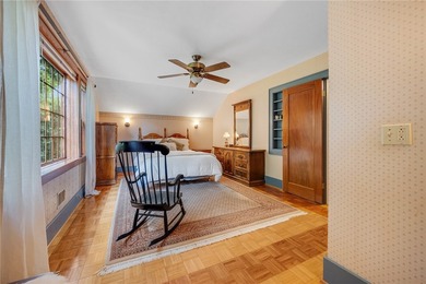 Craftsman charm meets today's modern updates! This beautifully - photo 46