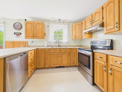 Built in 2005, that makes this 3 Bedroom/2 full bath home - photo 8