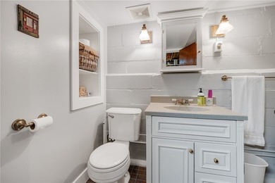 Craftsman charm meets today's modern updates! This beautifully - photo 49