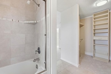 Just Reduced $100,000!!! Light and bright Seascape townhouse in - photo 18
