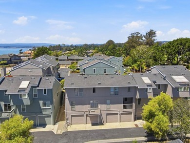 Just Reduced $100,000!!! Light and bright Seascape townhouse in - photo 26