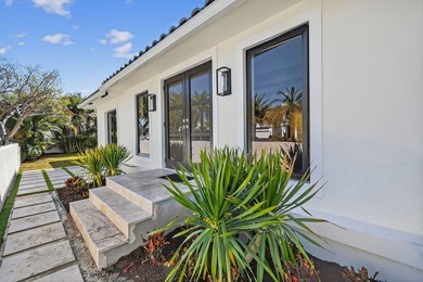 Perfectly positioned a few blocks from the Intracoastal in the - photo 3