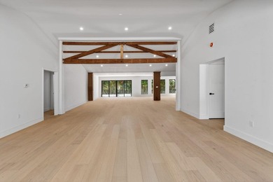 Perfectly positioned a few blocks from the Intracoastal in the - photo 5
