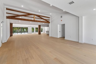 Perfectly positioned a few blocks from the Intracoastal in the - photo 7