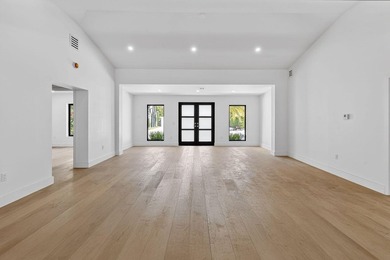 Perfectly positioned a few blocks from the Intracoastal in the - photo 8
