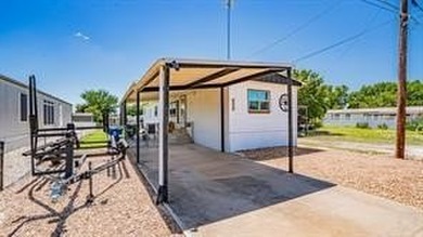New Listing on the Lake! Get away for the weekend or great place - photo 3