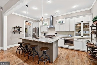 SELLER REVIEWING ALL OFFERS | MODERN 2015 BUILD | EXCEPTIONAL - photo 17