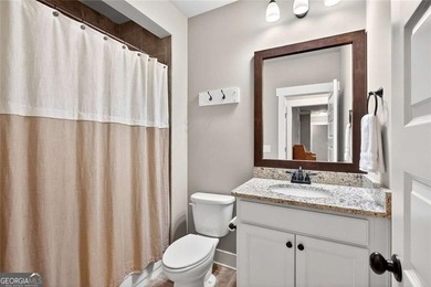 SELLER REVIEWING ALL OFFERS | MODERN 2015 BUILD | EXCEPTIONAL - photo 31