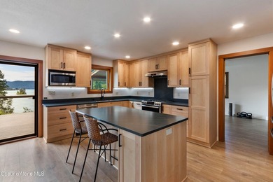 Sparkling Pend Oreille views, privacy and comfort meet with over - photo 5