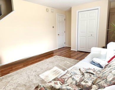 Turnkey duplex built in 2000, positioned at the end of a quiet - photo 3