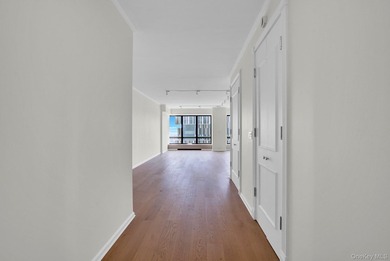 Welcome to this extraordinary, updated 3-bedroom, 3.5-bathroom - photo 13