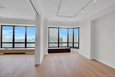 Welcome to this extraordinary, updated 3-bedroom, 3.5-bathroom - photo 18
