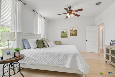 This mid-century cottage has been tastefully updated to include - photo 19