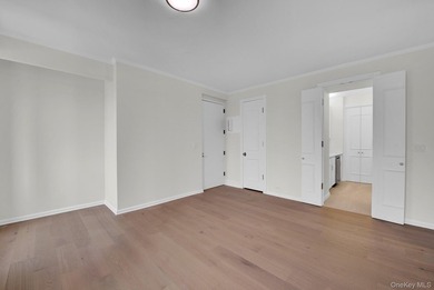 Welcome to this extraordinary, updated 3-bedroom, 3.5-bathroom - photo 23