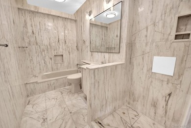 Welcome to this extraordinary, updated 3-bedroom, 3.5-bathroom - photo 24