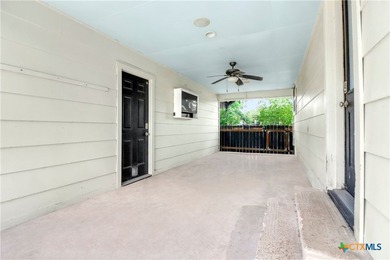 This mid-century cottage has been tastefully updated to include - photo 30