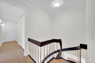Welcome to this extraordinary, updated 3-bedroom, 3.5-bathroom - photo 32