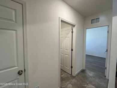 Motivated seller! $10K down & brand-new LVP floor & quartz - photo 8