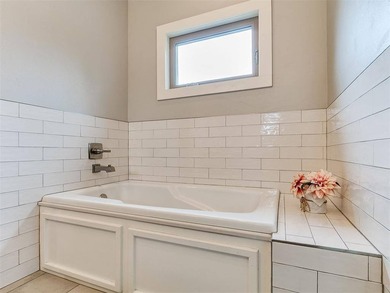 Welcome to your dream Craftsman Bungalow in the esteemed Frisco - photo 25