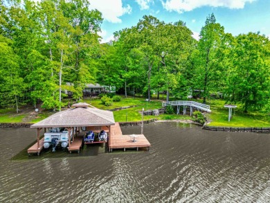 FEE SIMPLE LOT, DOUBLE STALL BOATHOUSE, NEW WASHER & DRYER - Lake Home For Sale in Sparta, Georgia