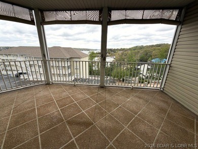 Introducing a peaceful, turn-key lakefront condo in CapeRoyale - photo 11