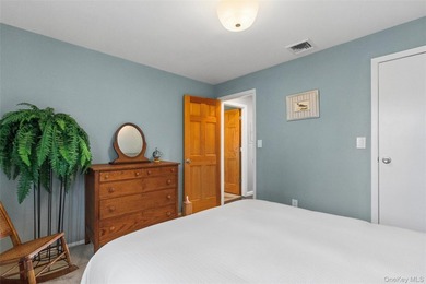 Welcome to this beautifully renovated, move in ready 2-bedroom - photo 13