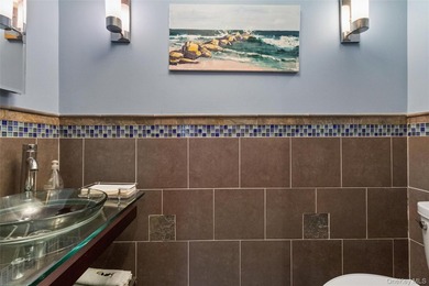 Welcome to this beautifully renovated, move in ready 2-bedroom - photo 17