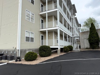 Introducing a peaceful, turn-key lakefront condo in CapeRoyale - photo 35