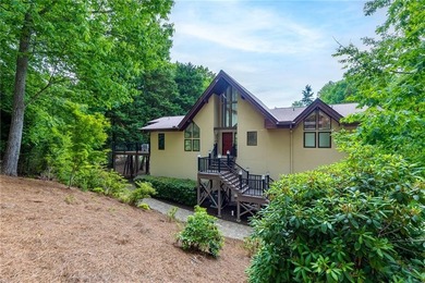Gorgeous custom-built Lindal Cedar home offering 3 bedrooms and - photo 3