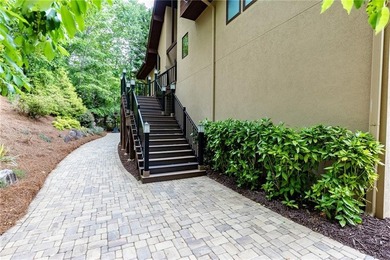 Gorgeous custom-built Lindal Cedar home offering 3 bedrooms and - photo 4