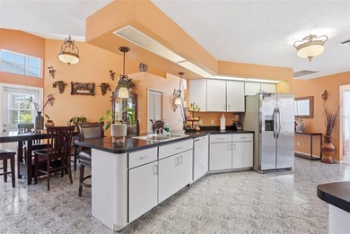 CUSTOM MULTI-GENERATIONAL POOL ESTATE ON OVER 1 ACRE

Rarely - photo 12