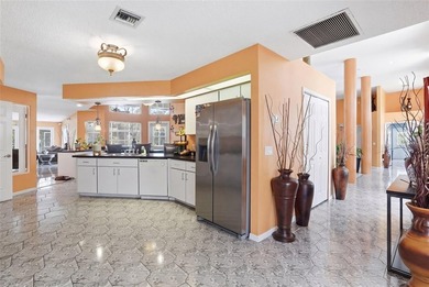 CUSTOM MULTI-GENERATIONAL POOL ESTATE ON OVER 1 ACRE

Rarely - photo 15