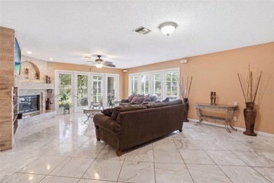 CUSTOM MULTI-GENERATIONAL POOL ESTATE ON OVER 1 ACRE

Rarely - photo 20