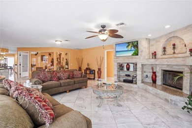CUSTOM MULTI-GENERATIONAL POOL ESTATE ON OVER 1 ACRE

Rarely - photo 22