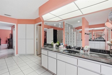 CUSTOM MULTI-GENERATIONAL POOL ESTATE ON OVER 1 ACRE

Rarely - photo 28