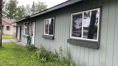 $25K Price Reduction on this beautifully updated 3-bedroom - photo 2