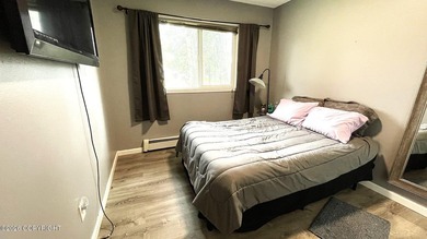 $25K Price Reduction on this beautifully updated 3-bedroom - photo 9