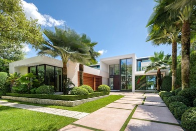 (private lake, pond, coastal) Home For Sale in Miami Florida