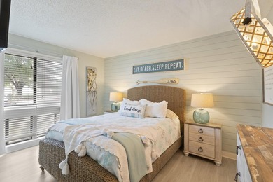 FULLY REMODELED & UPGRADED 2BR/2BA CONDO JUST 2 BLOCKS FROM THE - photo 15