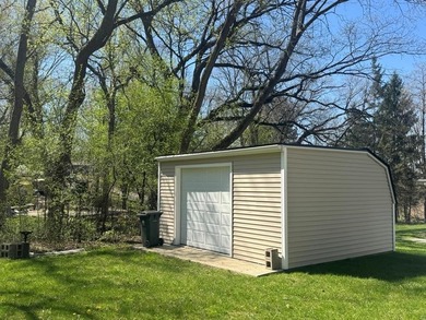 Escape to fun and relaxation at beautiful Rock River Leisure - photo 15