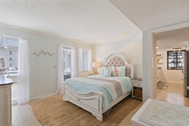FULLY REMODELED & UPGRADED 2BR/2BA CONDO JUST 2 BLOCKS FROM THE - photo 22