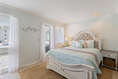 FULLY REMODELED & UPGRADED 2BR/2BA CONDO JUST 2 BLOCKS FROM THE - photo 23