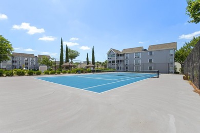 FULLY REMODELED & UPGRADED 2BR/2BA CONDO JUST 2 BLOCKS FROM THE - photo 39